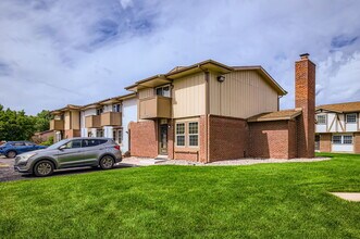 1233 Willow Bend Cir in Colorado Springs, CO - Building Photo - Building Photo