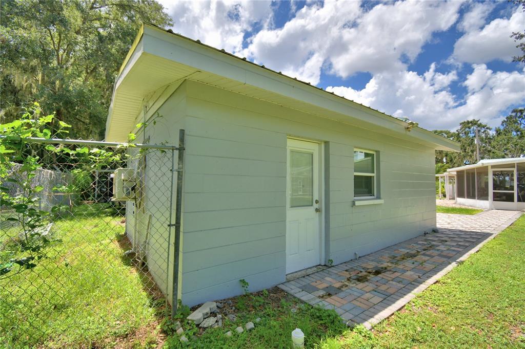 250 Chamberlain Dr in Lake Alfred, FL - Building Photo
