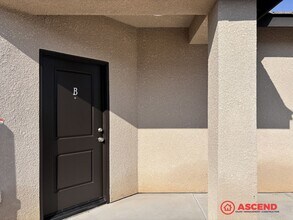 6012 Curvy Hills Dr in Bakersfield, CA - Building Photo - Building Photo