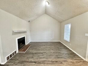 6481 Summer Creek E in Memphis, TN - Building Photo - Building Photo