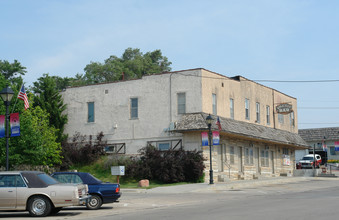 5702 S 77th St in Omaha, NE - Foto de edificio - Building Photo