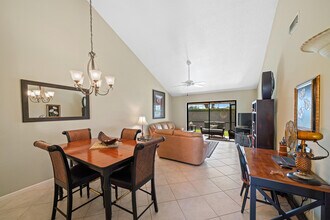 406 Cottonwood Pl in Boca Raton, FL - Foto de edificio - Building Photo