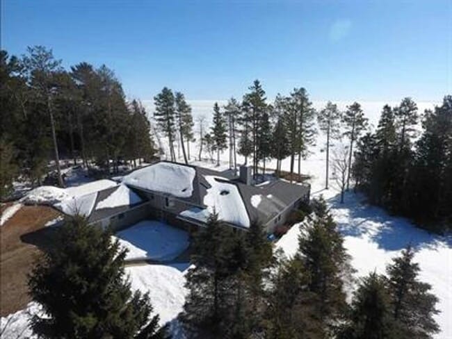 property at 1262 M-35
