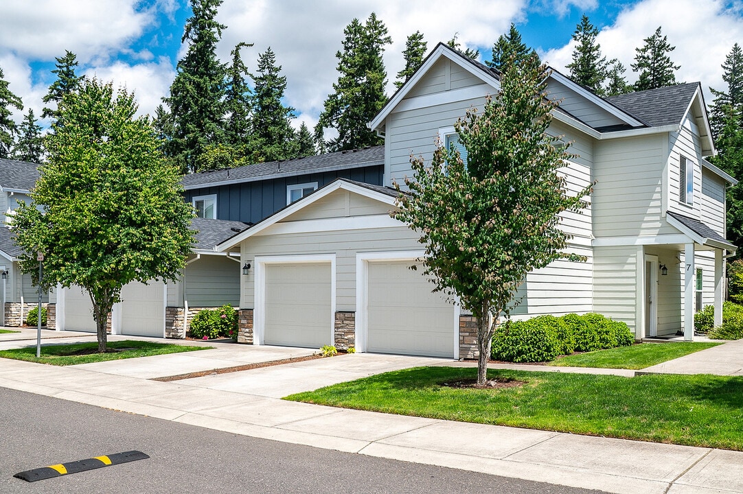 ALDERBROOK APARTMENTS- PREMIER, AFFORDABLE in Vancouver, WA - Foto de edificio