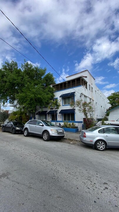 1021 NW 3rd St in Miami, FL - Building Photo