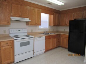 251 Rast St in Sumter, SC - Foto de edificio - Building Photo