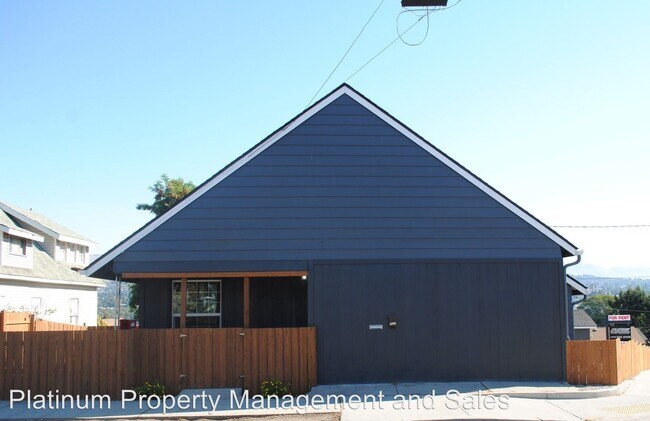 541 S Walker Ave in Wenatchee, WA - Building Photo - Building Photo