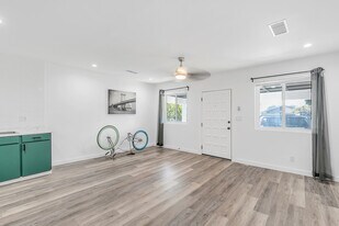 10608 Lou Dillon Ave in Los Angeles, CA - Building Photo