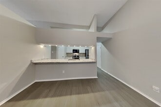 2007 Barronett Bend in Sugar Land, TX - Building Photo - Building Photo