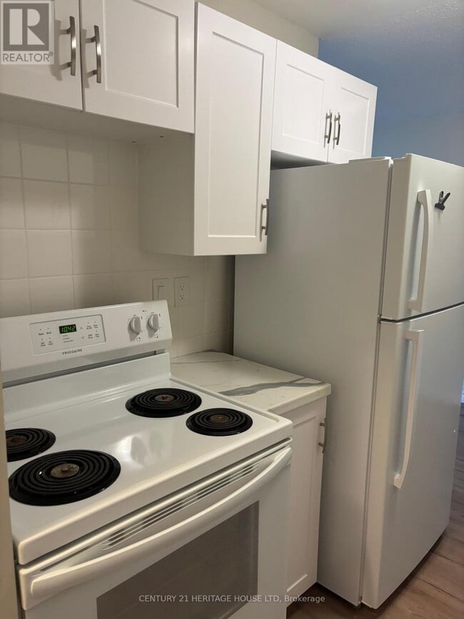 41 Parkside Dr in St Thomas, ON - Building Photo - Building Photo