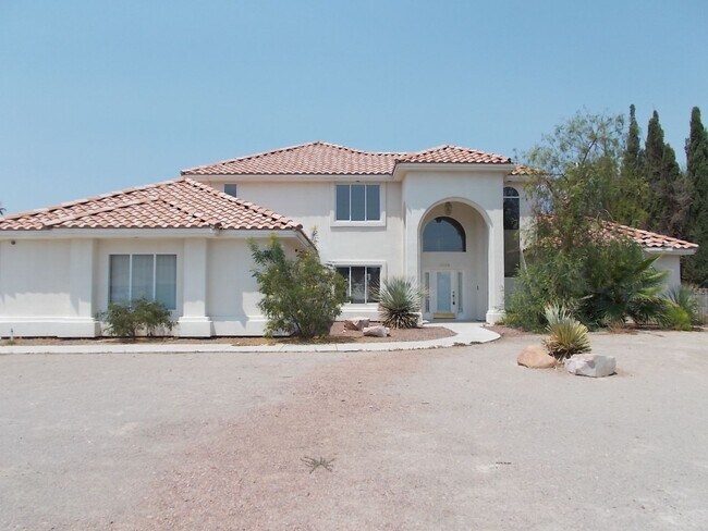 5016 N Cimarron Rd in Las Vegas, NV - Building Photo - Building Photo