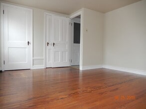 300 W Maple St in Dallastown, PA - Building Photo - Building Photo