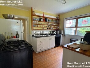 14 Upland Rd in Brookline, MA - Building Photo - Building Photo