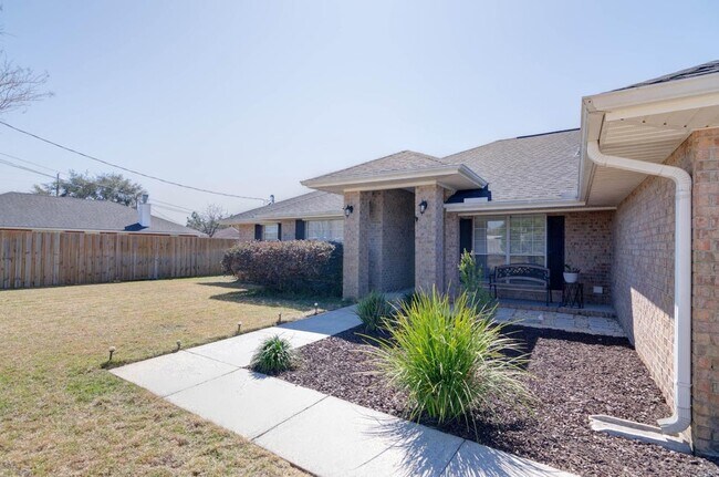8271 Branston Dr in Navarre, FL - Building Photo - Building Photo