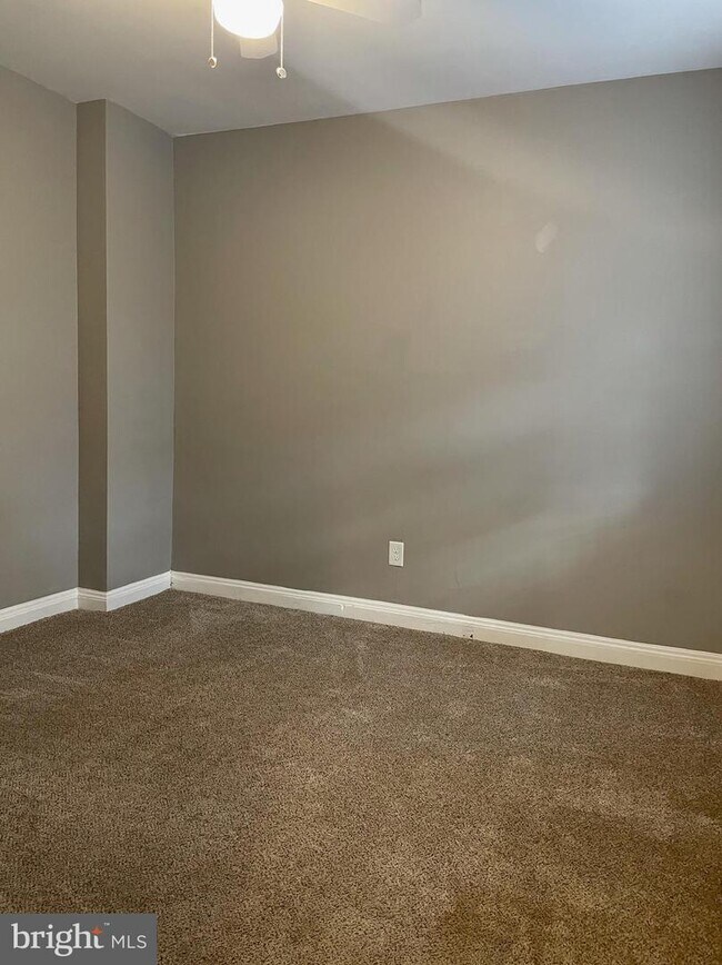 11 N Jay St-Unit -2 in Middleburg, VA - Building Photo - Building Photo