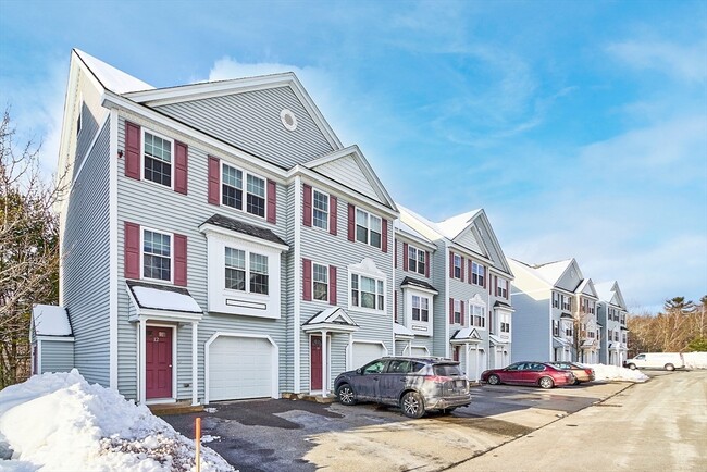 12 Bandon Cir in Westford, MA - Foto de edificio - Building Photo