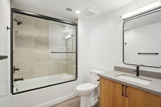 IM 21 in Los Angeles, CA - Building Photo - Building Photo