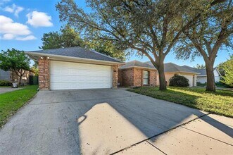 1767 Kings Canyon Cir in Fort Worth, TX - Building Photo - Building Photo
