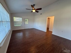 1045 E Maxwell St in Pensacola, FL - Building Photo - Building Photo