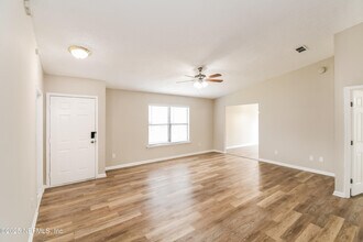 7625 Ginder Ct in Jacksonville, FL - Building Photo - Building Photo