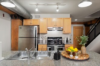 333 Oliver Hl Wy in Richmond, VA - Building Photo - Building Photo