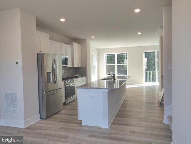 2766 Bridgewater Dr in Bryans Road, MD - Building Photo - Building Photo