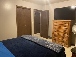 3812 Renee Dr in Bismarck, ND - Building Photo - Building Photo