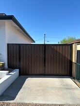 1327 E Carol Ave, Unit B in Phoenix, AZ - Building Photo - Building Photo