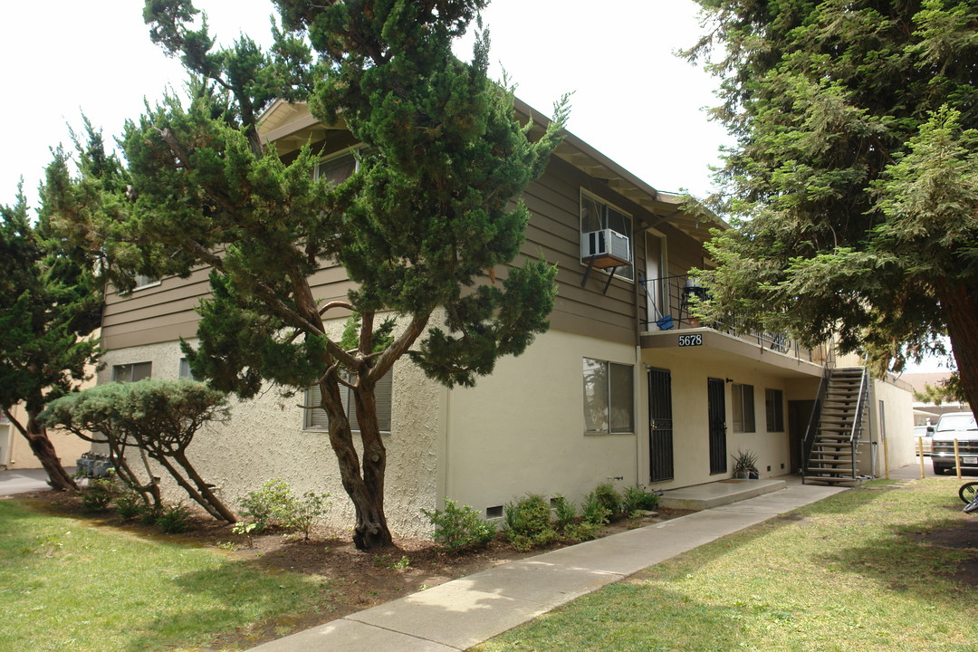 5678 Hoffman Ct in San Jose, CA - Building Photo