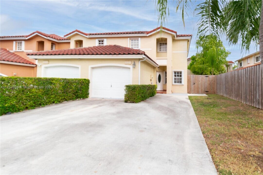 13855 SW 102nd Terrace in Miami, FL - Building Photo