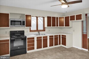 1613 Shoey Rd in Mohrsville, PA - Building Photo