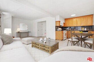 1635 S Beverly Glen Blvd in Los Angeles, CA - Building Photo - Building Photo