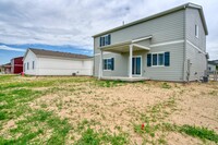 2326 Coyote Creek Dr in Fort Lupton, CO - Foto de edificio - Building Photo