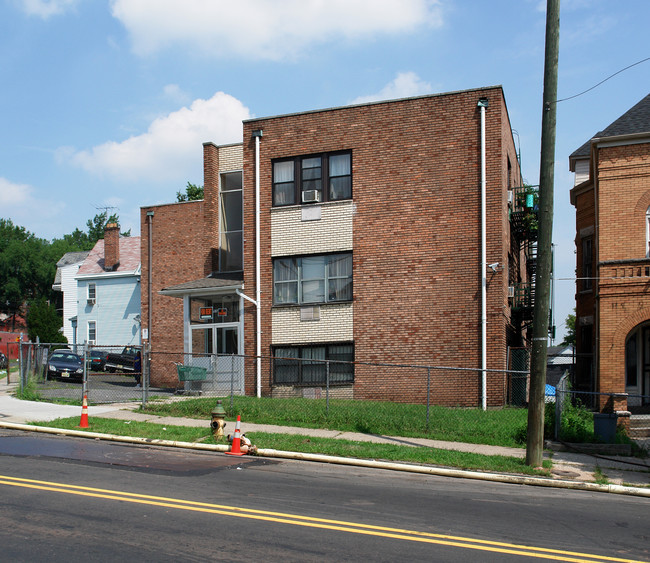 55 2nd Ave in Newark, NJ - Foto de edificio - Building Photo