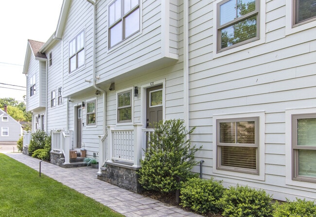 property at 18 1/2 Howard Ave