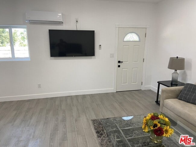 18912 Pasadero Dr in Los Angeles, CA - Building Photo - Building Photo