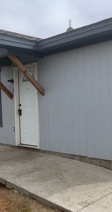 519 45th St-Unit -B in Lubbock, TX - Building Photo