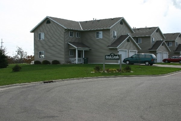 Rock Creek Townhomes in Luverne, MN - Building Photo