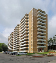 Camelot Towers I Apartments