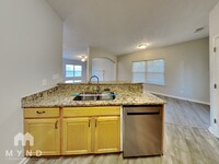 325 Lake Royale Pl in Riverdale, GA - Foto de edificio - Building Photo