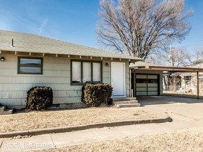 228 E 5th Ave in Hutchinson, KS - Building Photo - Building Photo