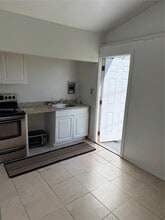 6390 Rodman St in Hollywood, FL - Building Photo - Building Photo