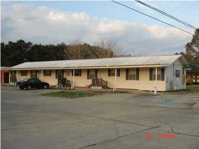 431-439 Martin Luther King Blvd in Grand Coteau, LA - Building Photo