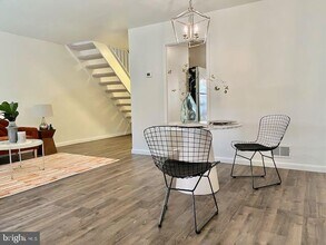 12157 Captiva Ct in Reston, VA - Building Photo - Building Photo