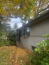 8018 Densmore Ave N in Seattle, WA - Building Photo - Building Photo