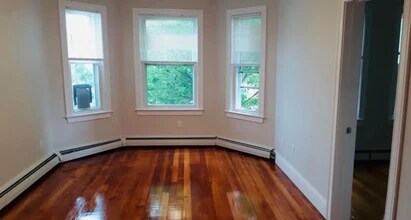 823 Saratoga St, Unit 2 in Boston, MA - Building Photo - Building Photo
