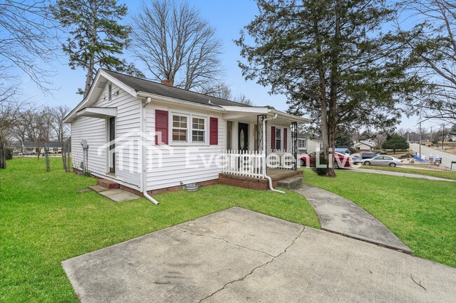 222 Charles Ave in High Point, NC - Building Photo - Building Photo