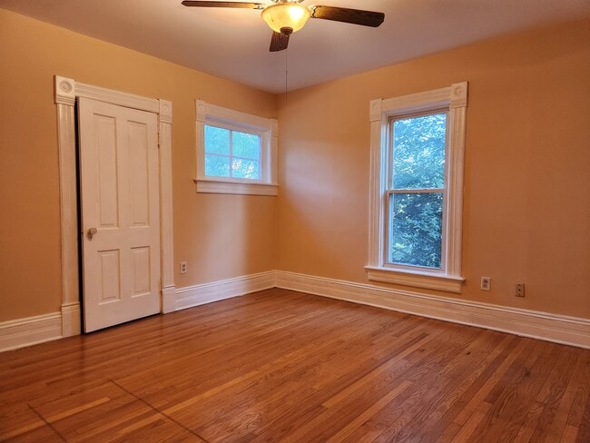 2169 S 81st St, Unit 2169 S 81st Street - Upper in West Allis, WI - Foto de edificio - Building Photo
