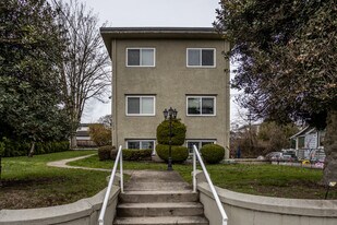 1317 Sixth Av in New Westminster, BC - Building Photo