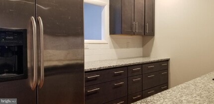 674 High St-Unit -2ND FL in Burlington, NJ - Building Photo - Building Photo